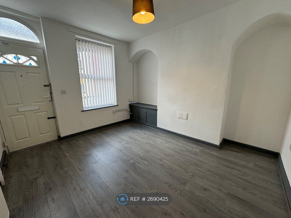 Property photo 3 of 13 Living Room