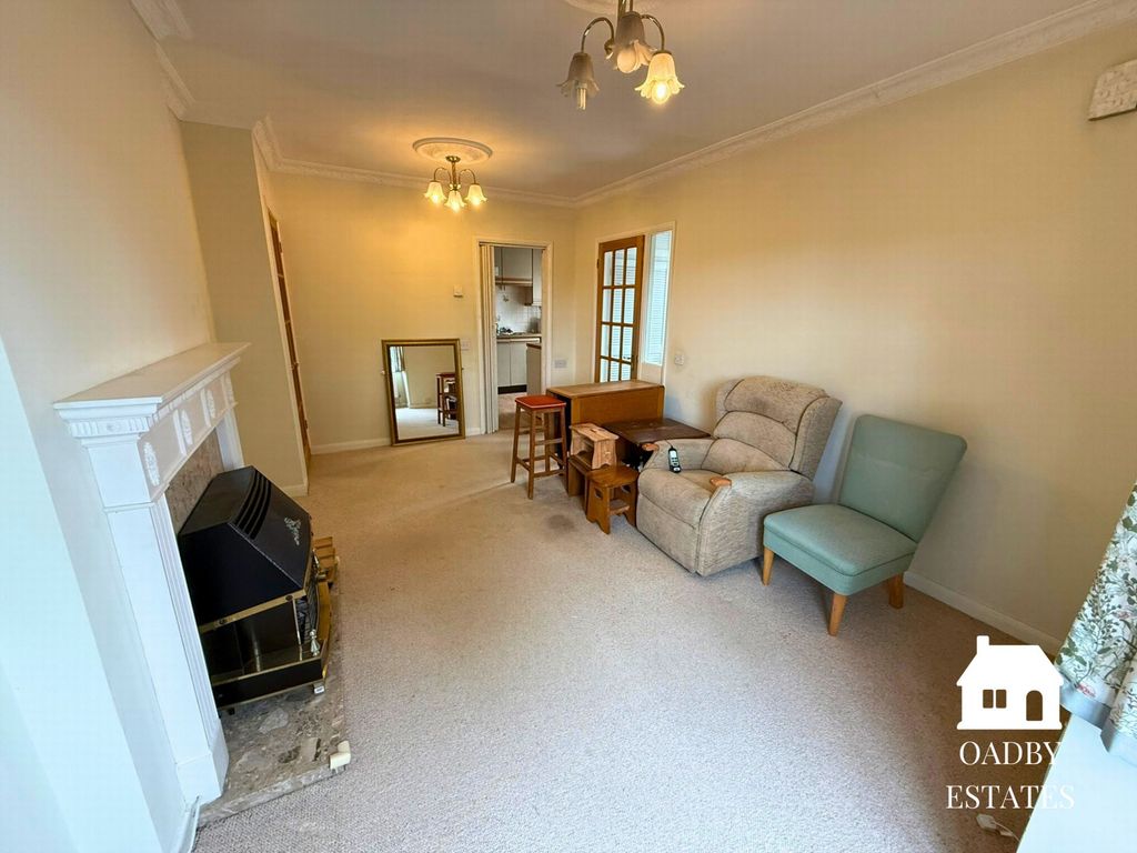 Property photo 3 of 9 Photo 6