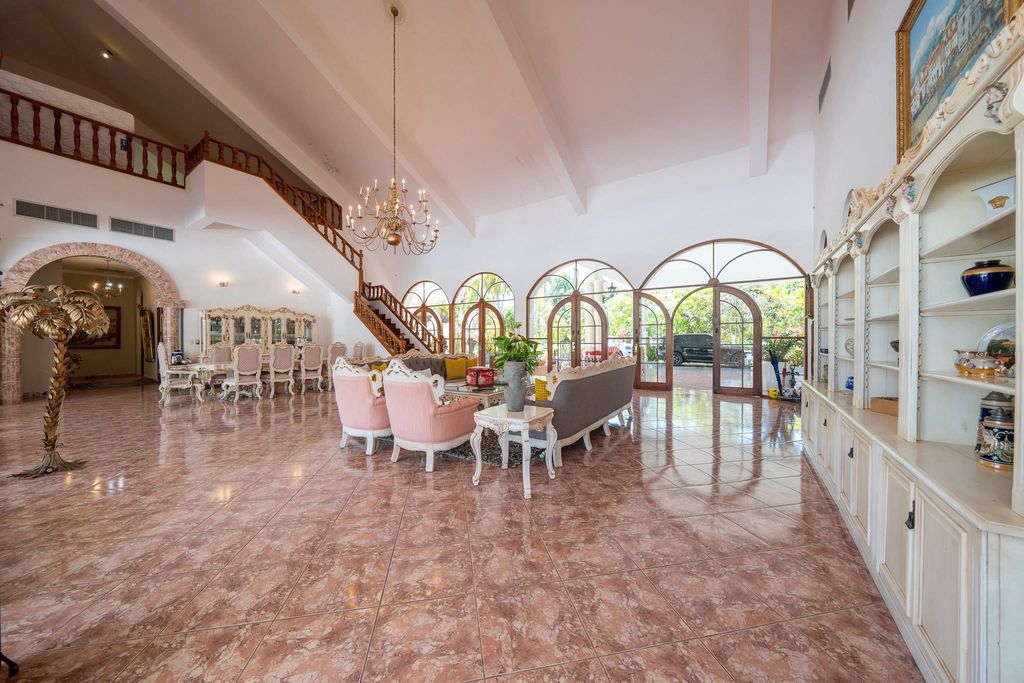 Property photo 3 of 6