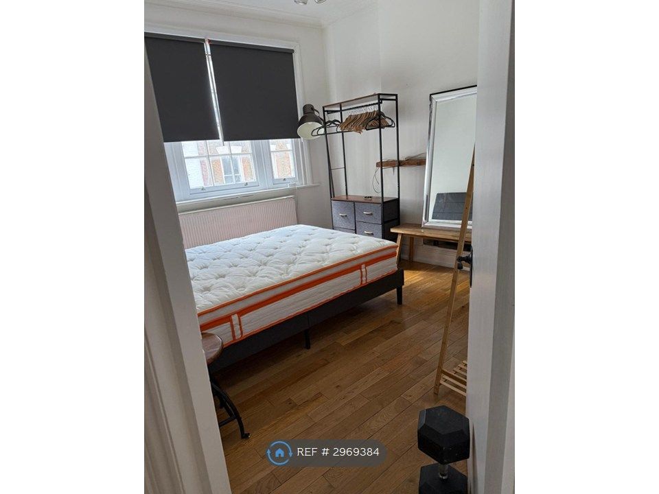 Property photo 2 of 9 Bedroom 1