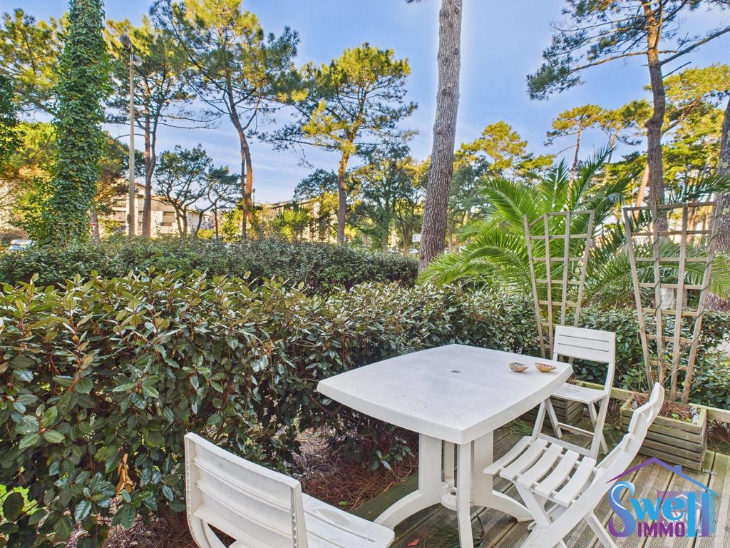 Property photo 1 of 15 Ground-Floor Apartment A Short Walk From The Ocean