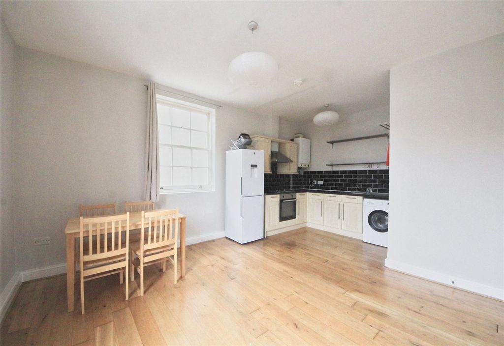 Property photo 3 of 12 Picture No. 07