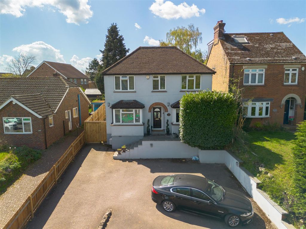 Property photo 1 of 27 London Road6.Jpg