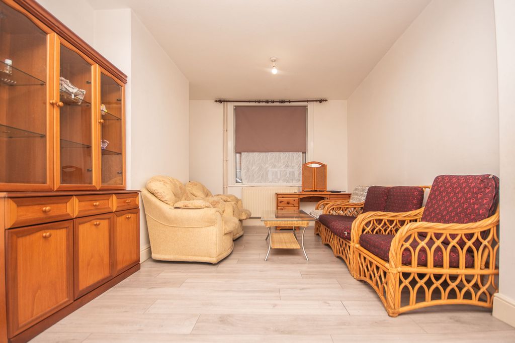 Property photo 2 of 9 Living Room