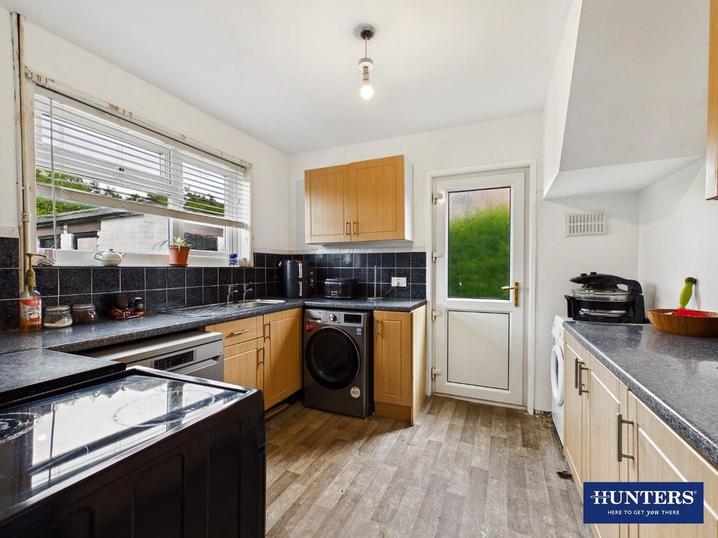 Property photo 3 of 16 Kitchen