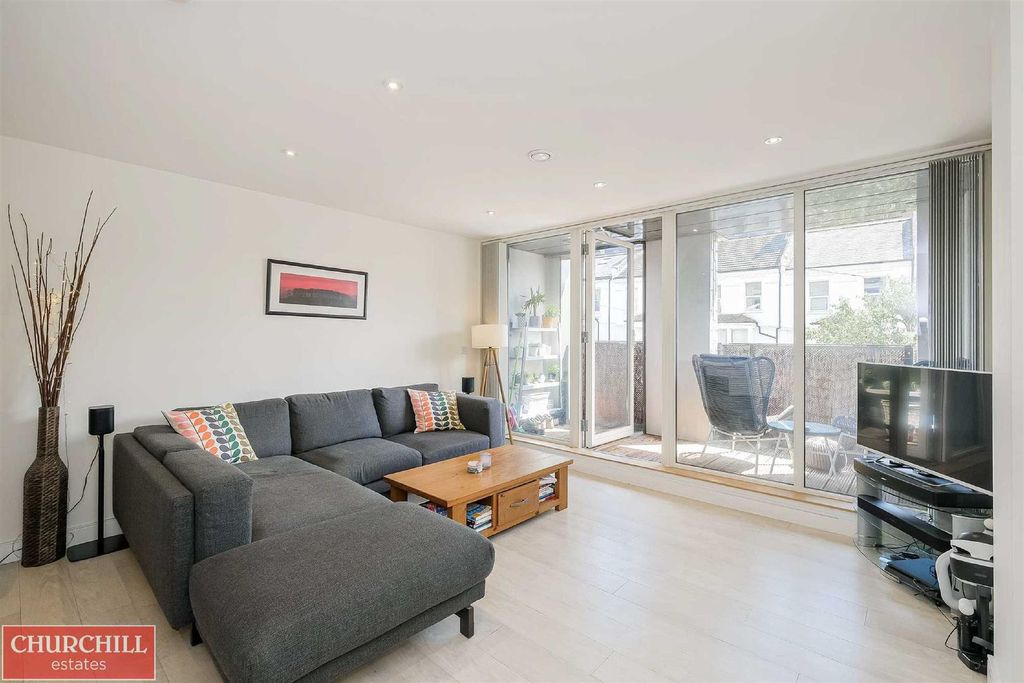 Property photo 2 of 19