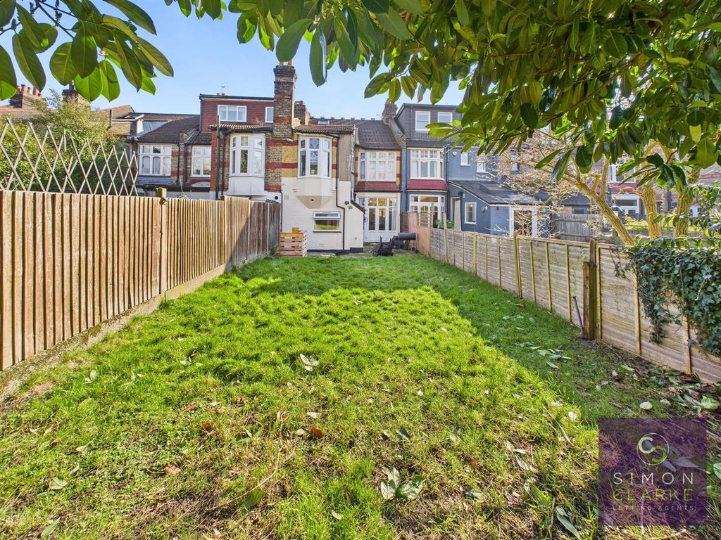 Property photo 2 of 12 Cam03369G0-Pr0215-Still017.Jpg