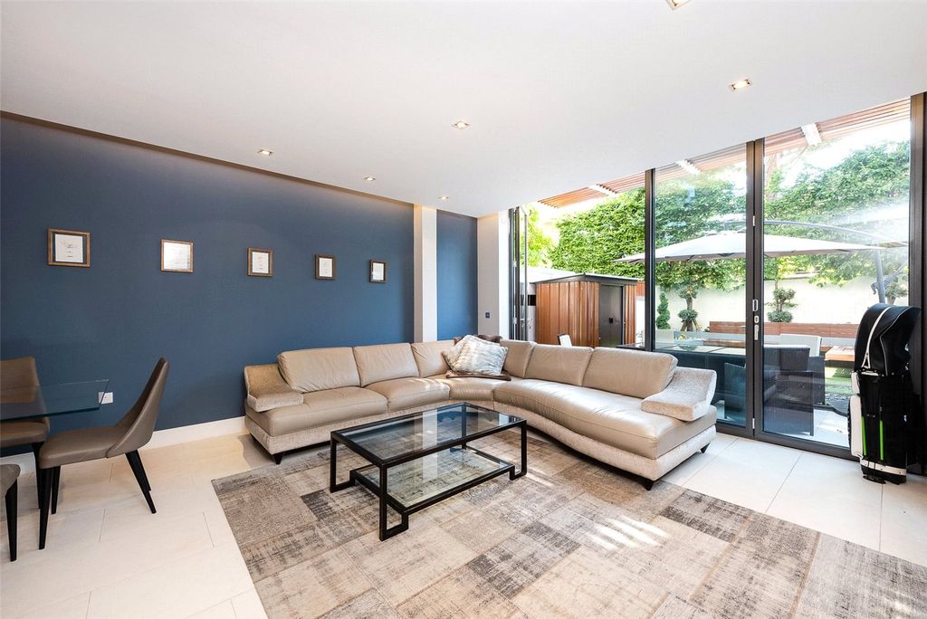 Property photo 2 of 17 Picture No. 10