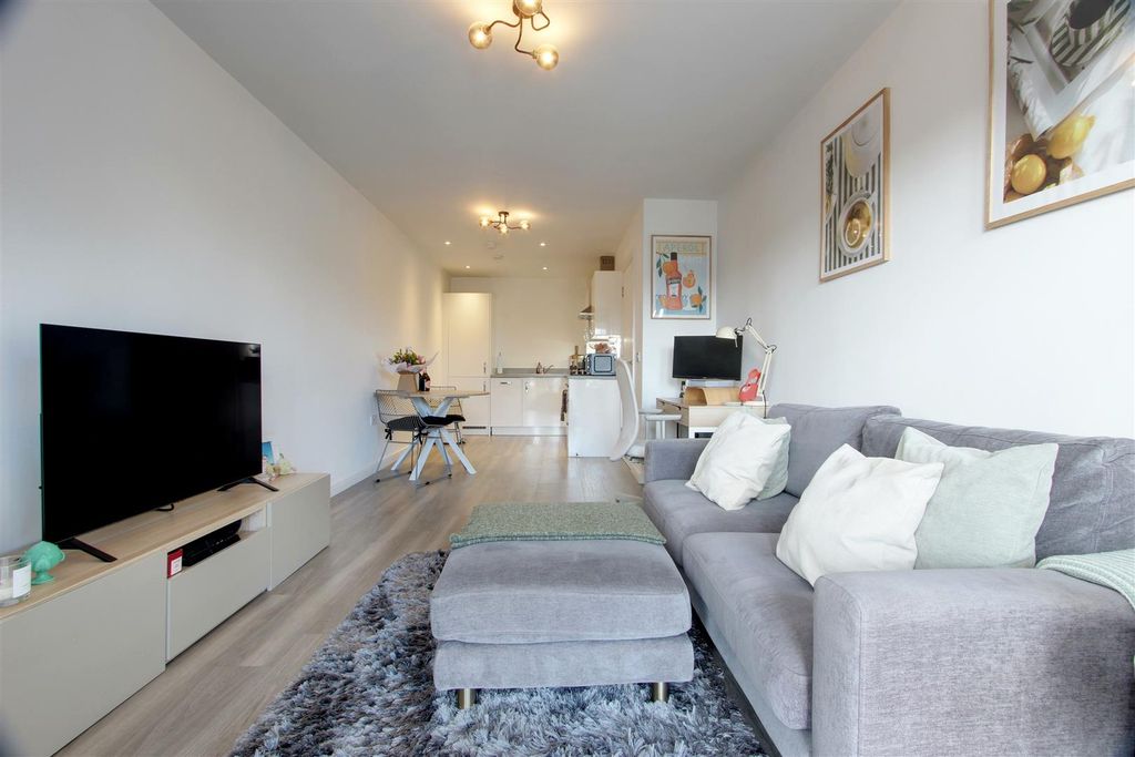 Property photo 3 of 23 Img_3398-Img_3400.Jpg