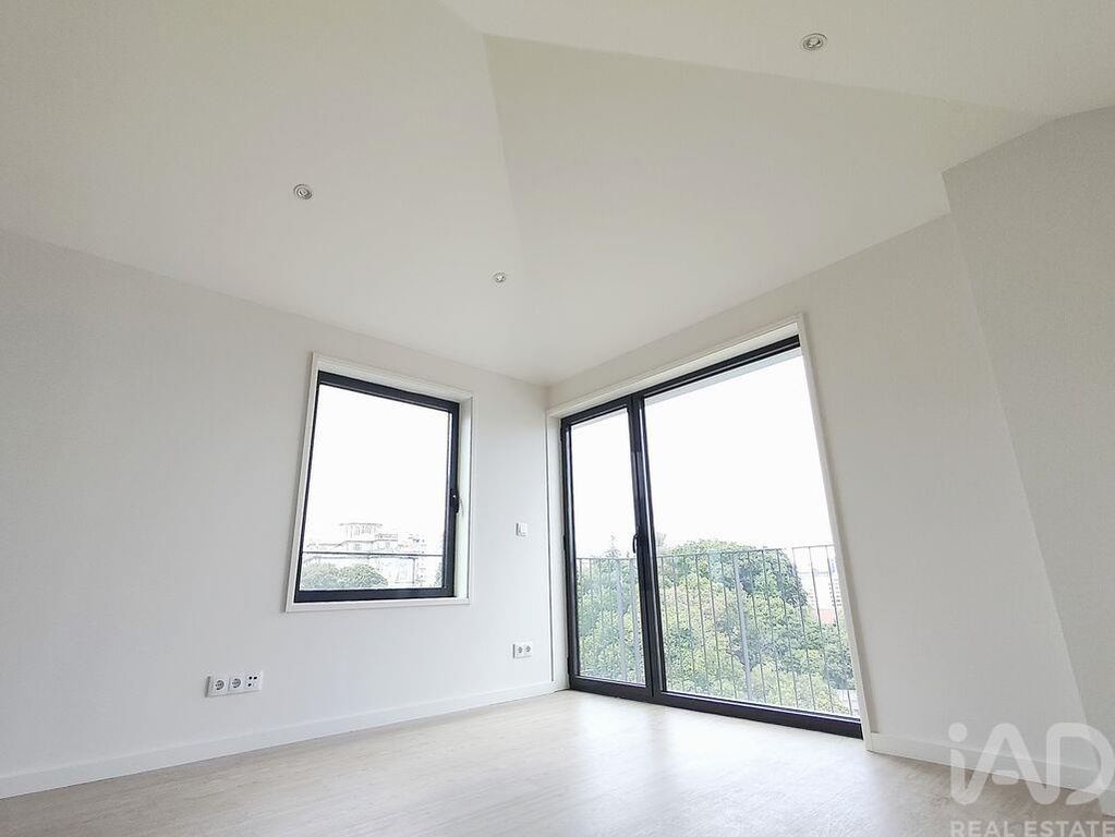 Property photo 3 of 40