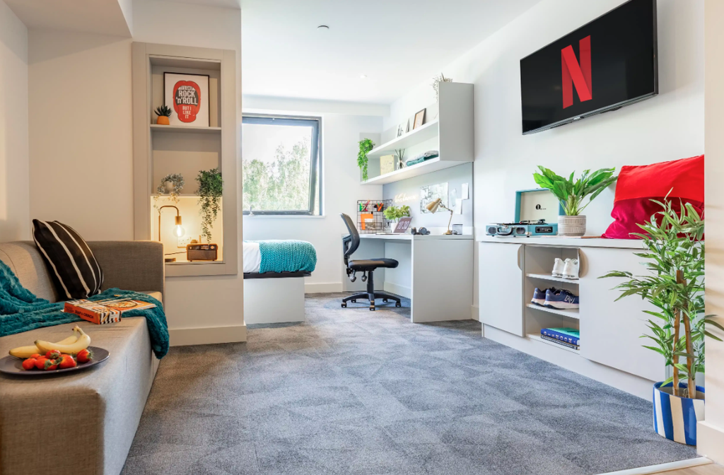 Property photo 1 of 19