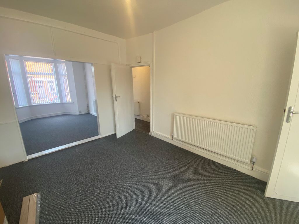 Property photo 3 of 10 Dining Room