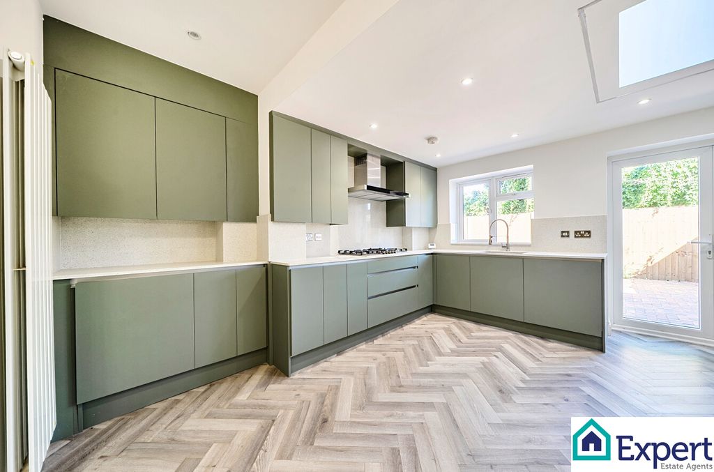 Property photo 1 of 22 Da99F7F3-3611-4500-9538-Cb90806F2Fdd