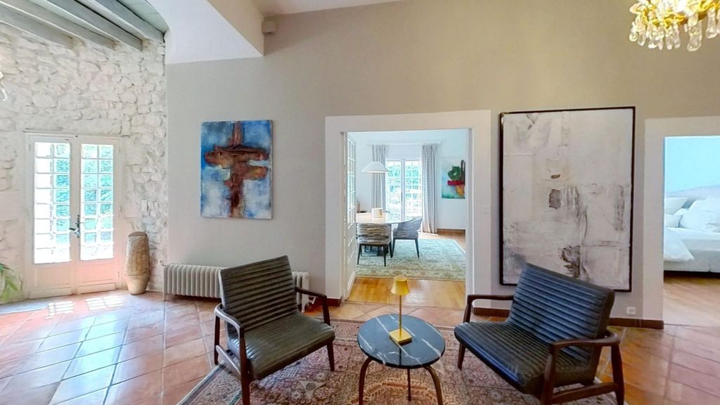 Property photo 3 of 28