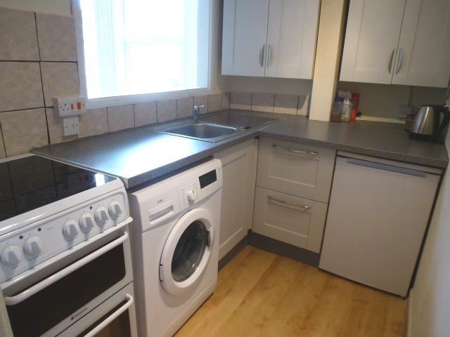 Property photo 3 of 5 Kitchen