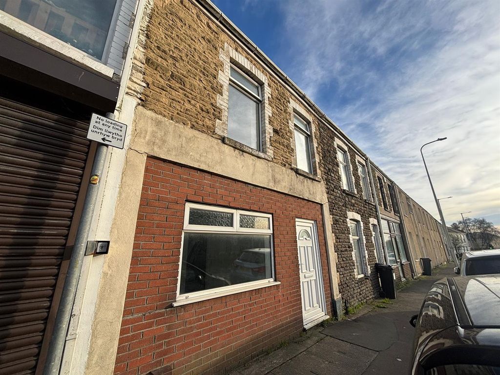 Property photo 1 of 25 Britton Ferry Road  (17).Jpeg