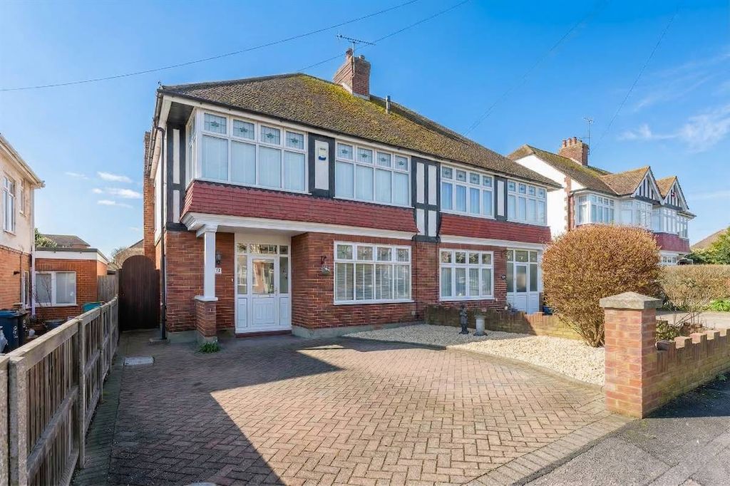 Property photo 1 of 21