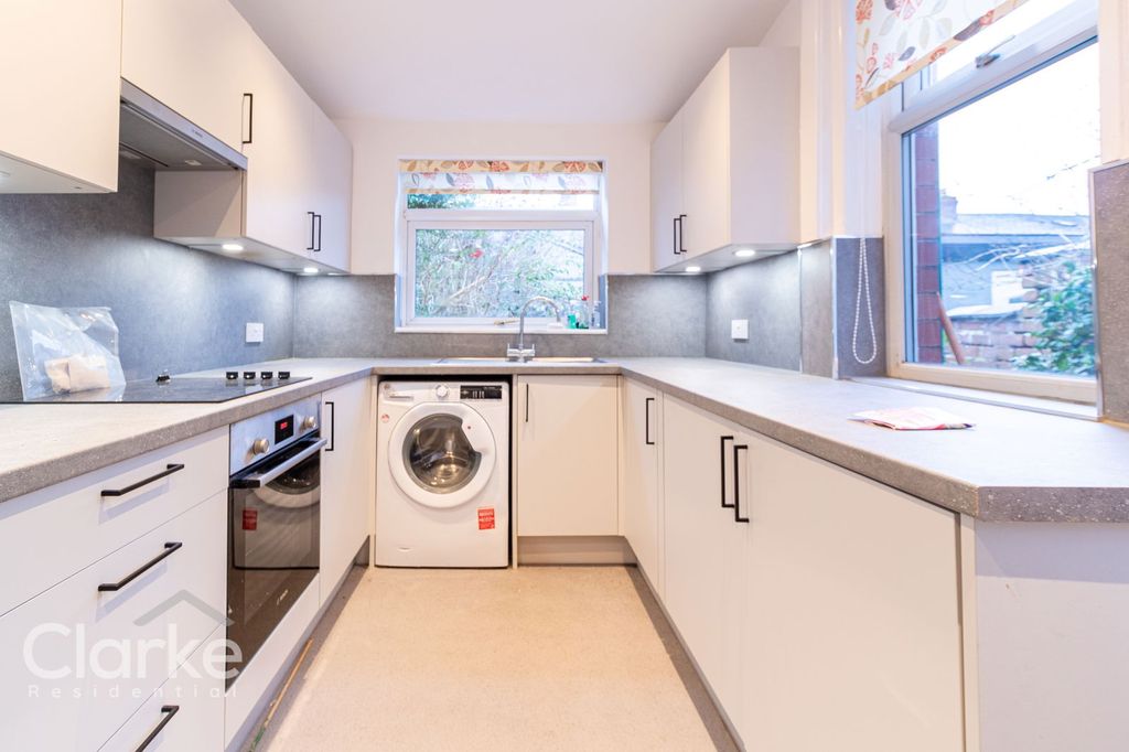 Property photo 2 of 13