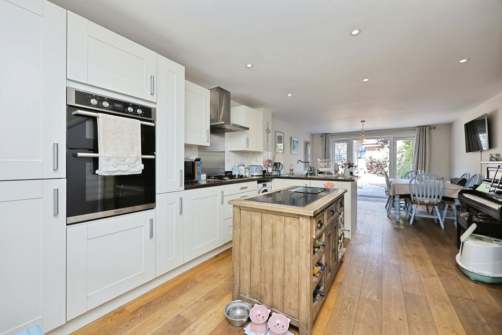 Property photo 2 of 16 Pbox-Img.Jpg