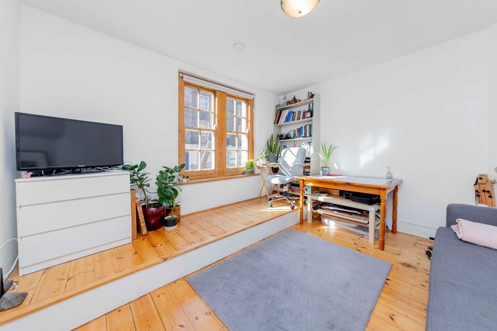 Property photo 2 of 5