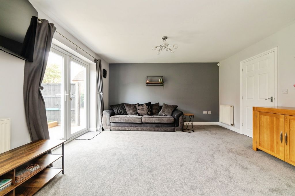 Property photo 2 of 22 Pbox-Img.Jpg