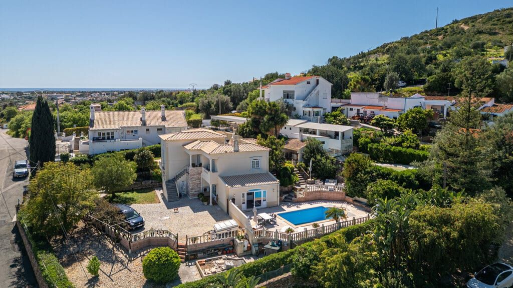 Property photo 1 of 24 Algarve Vill Ptlouv483 1