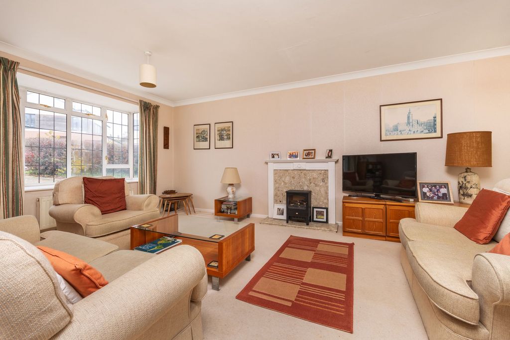 Property photo 3 of 9