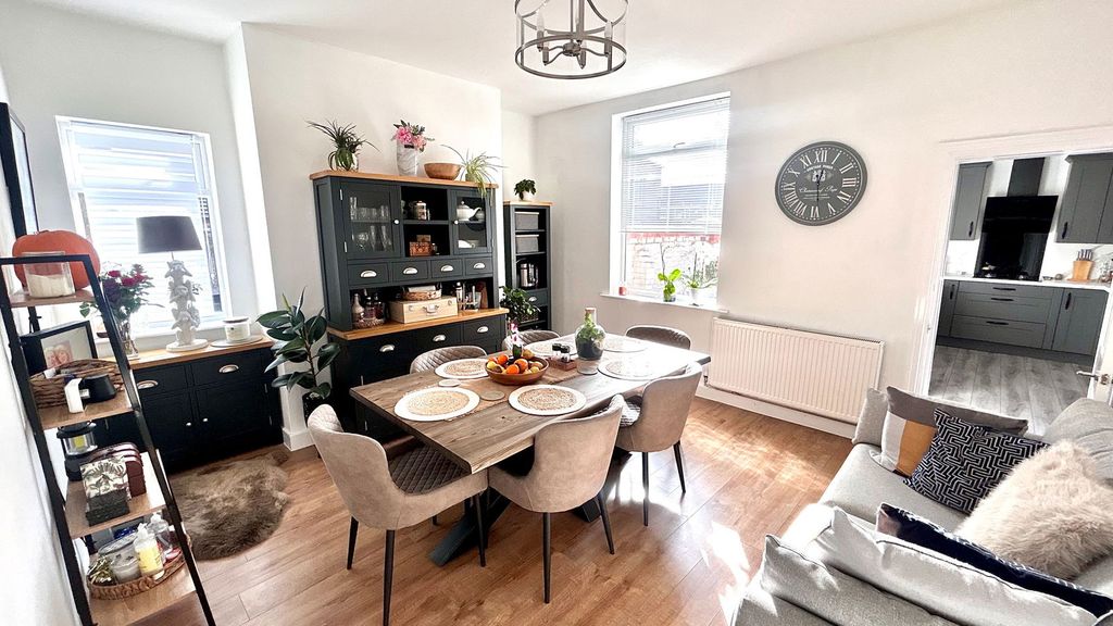 Property photo 3 of 48