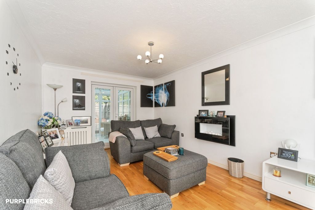 Property photo 2 of 36