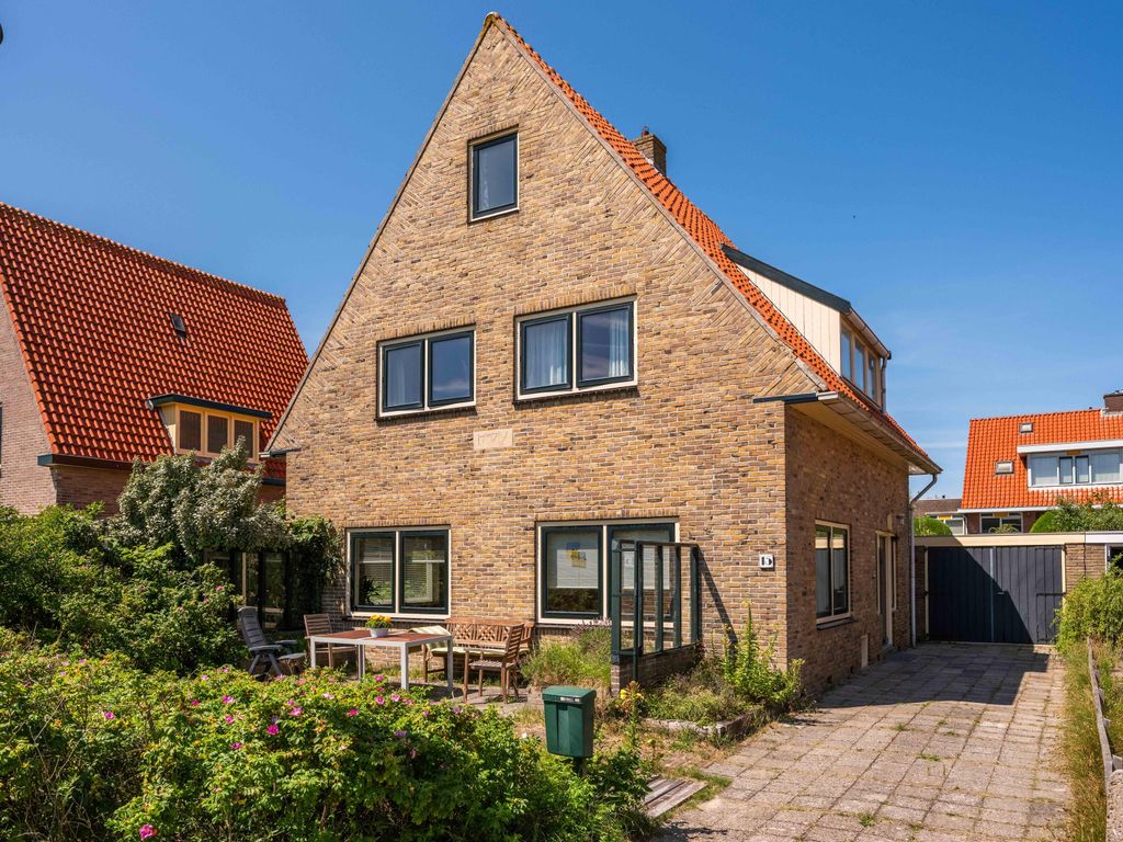 Property photo 2 of 50