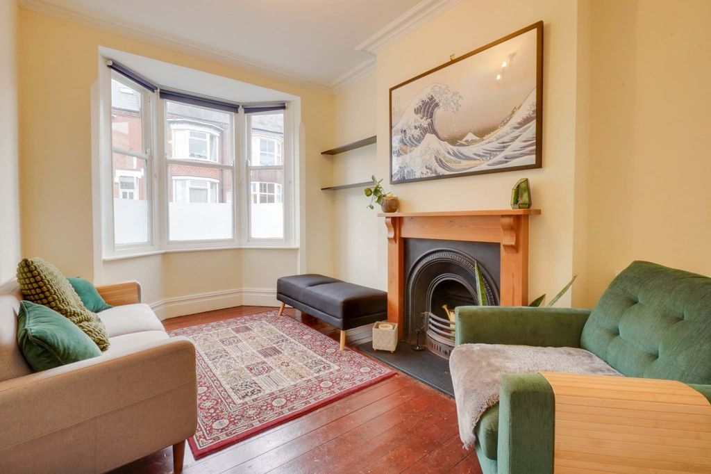 Property photo 2 of 25