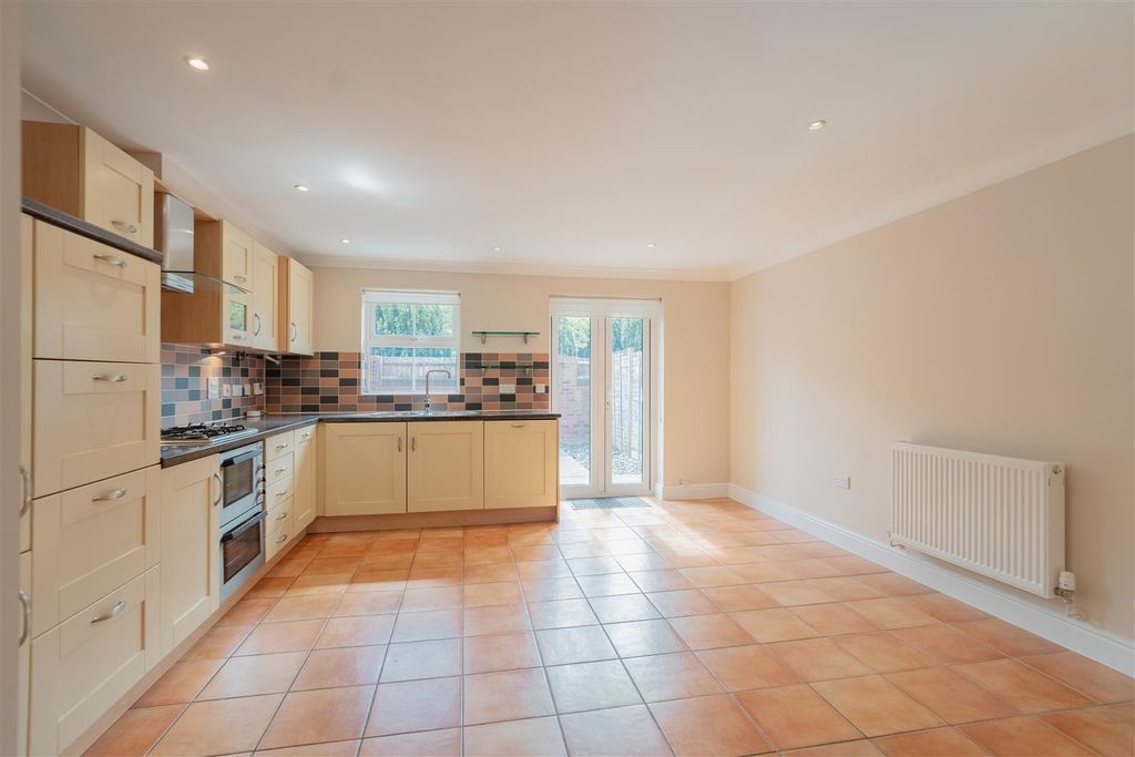 Property photo 2 of 18 Dsc05425-Hdr.Jpg
