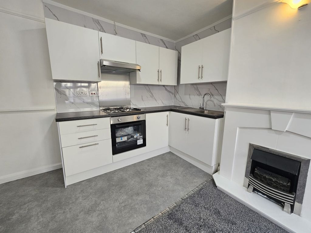 Property photo 1 of 13 New 2 Bedroom Flat To Rent