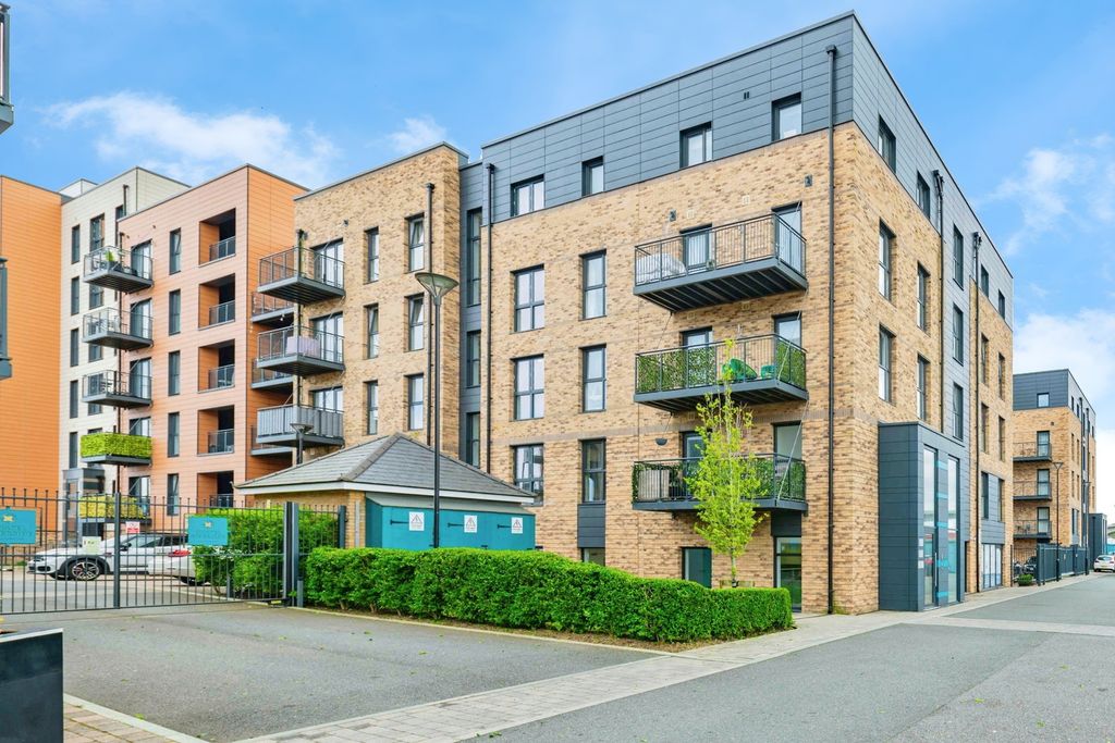 Property photo 3 of 14