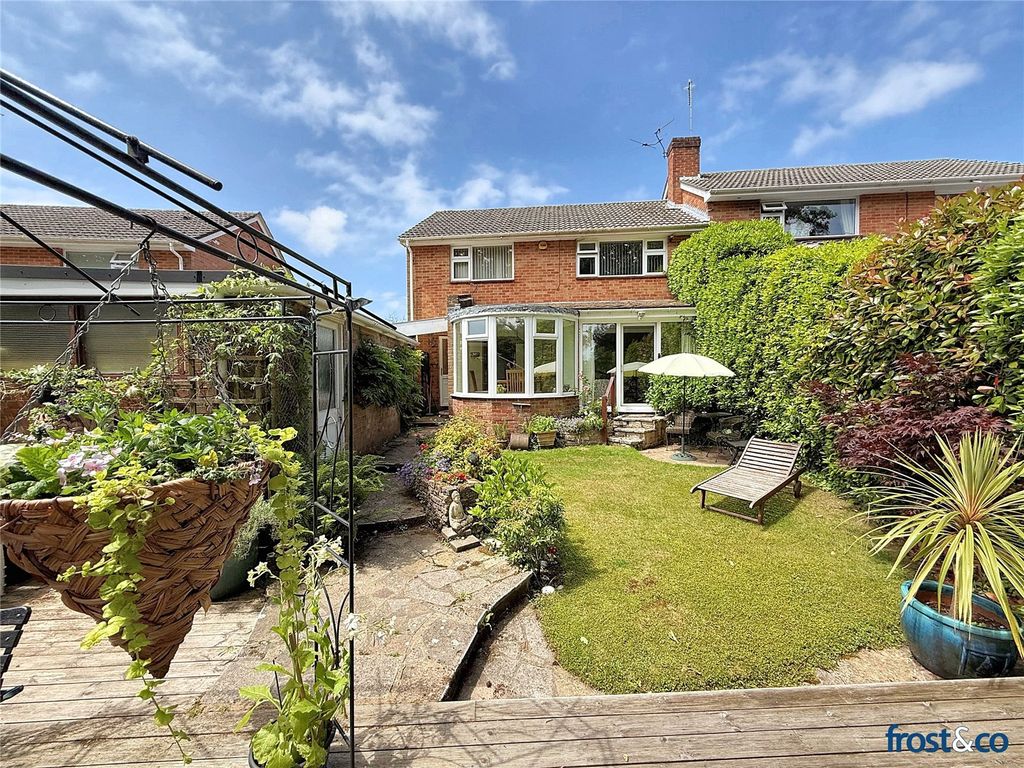 Property photo 2 of 17 Garden