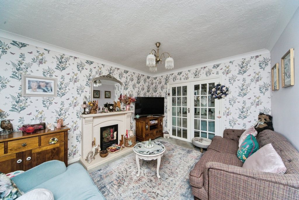 Property photo 3 of 20