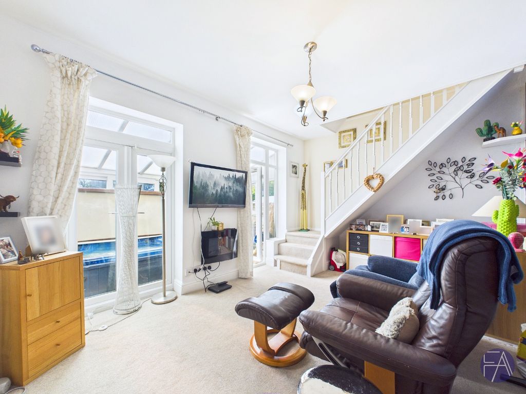 Property photo 3 of 13 5132354