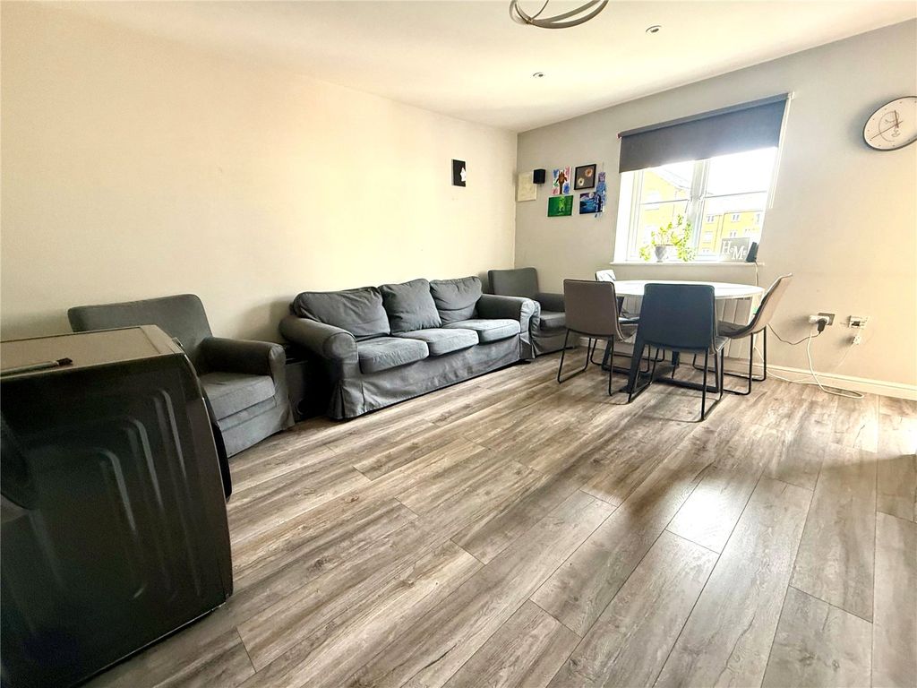 Property photo 2 of 14 Picture No. 32