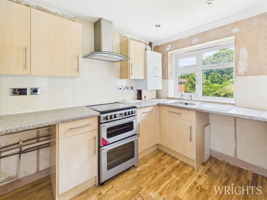 Property photo 3 of 12 Kitchen