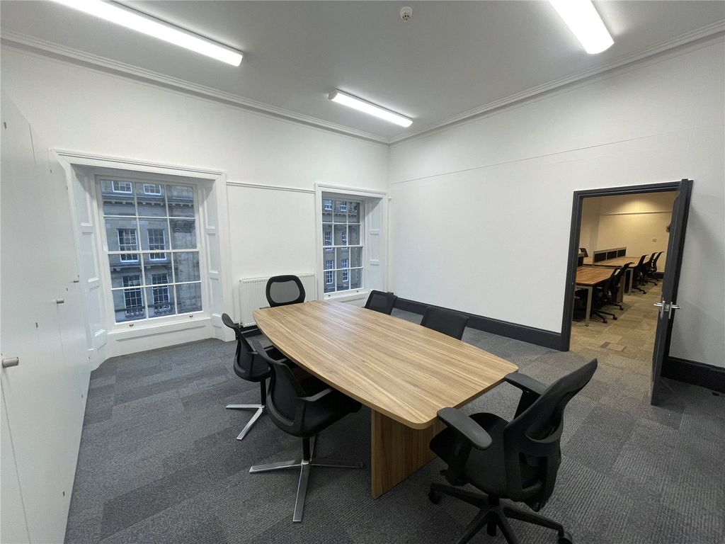 Property photo 2 of 7 Picture No. 15