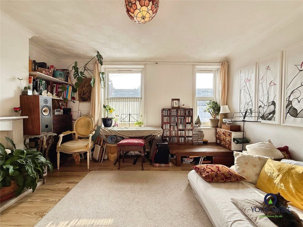 Property photo 3 of 10 Picture No. 01