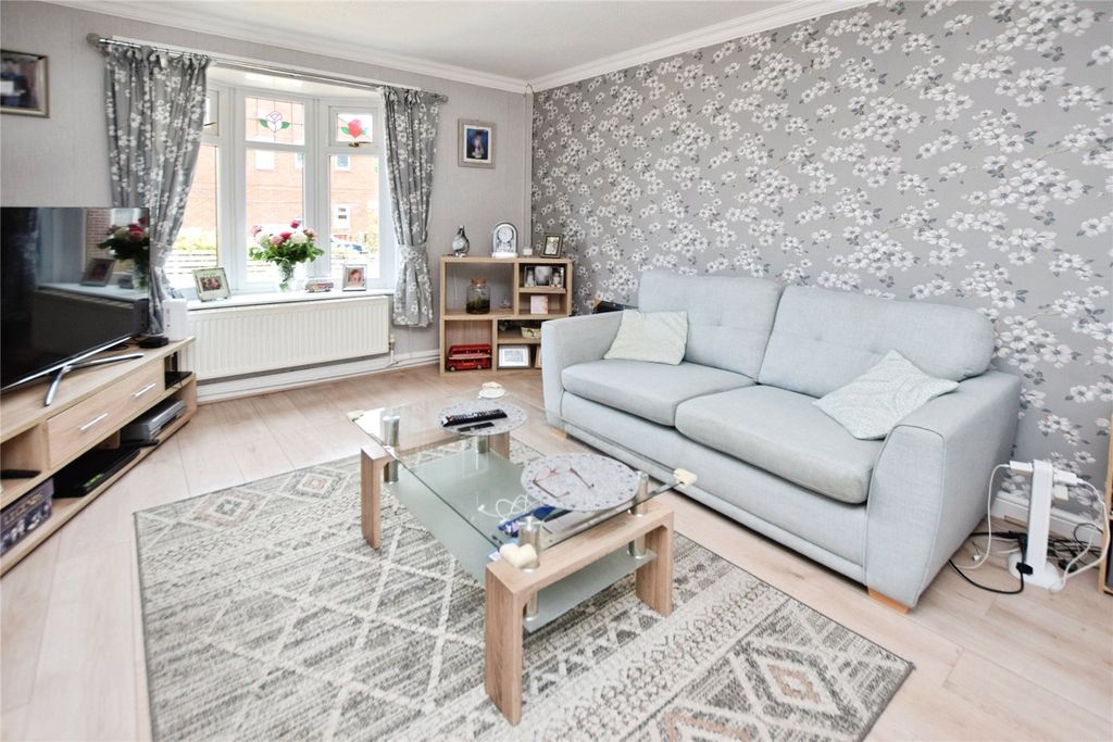 Property photo 2 of 18 Picture No. 01