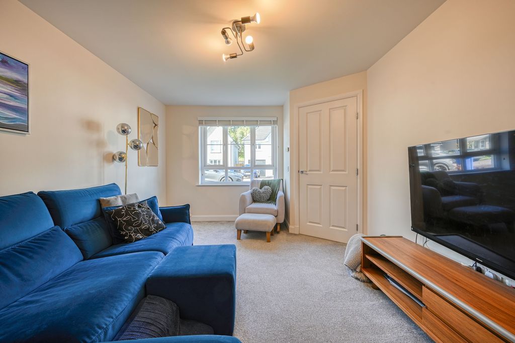 Property photo 3 of 26