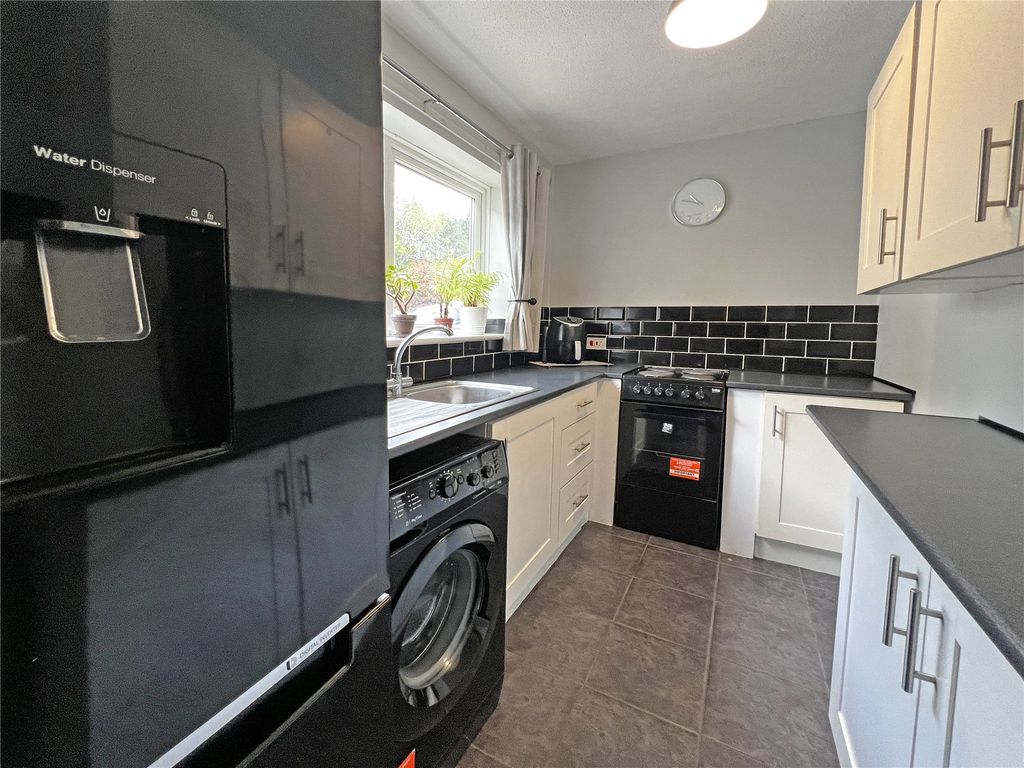Property photo 3 of 10 Picture No. 05