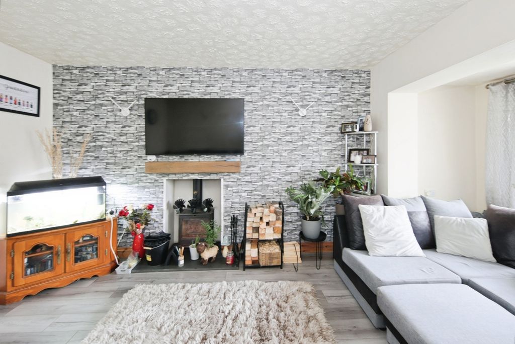 Property photo 2 of 16 Photo