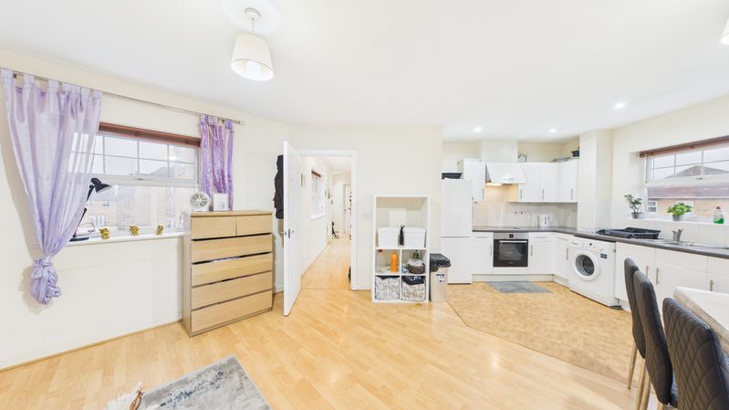 Property photo 2 of 17 Photo 3