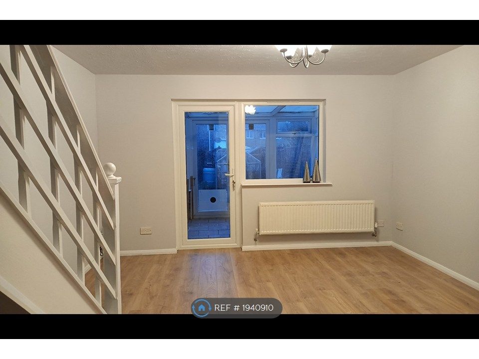 Property photo 3 of 7 Lounge