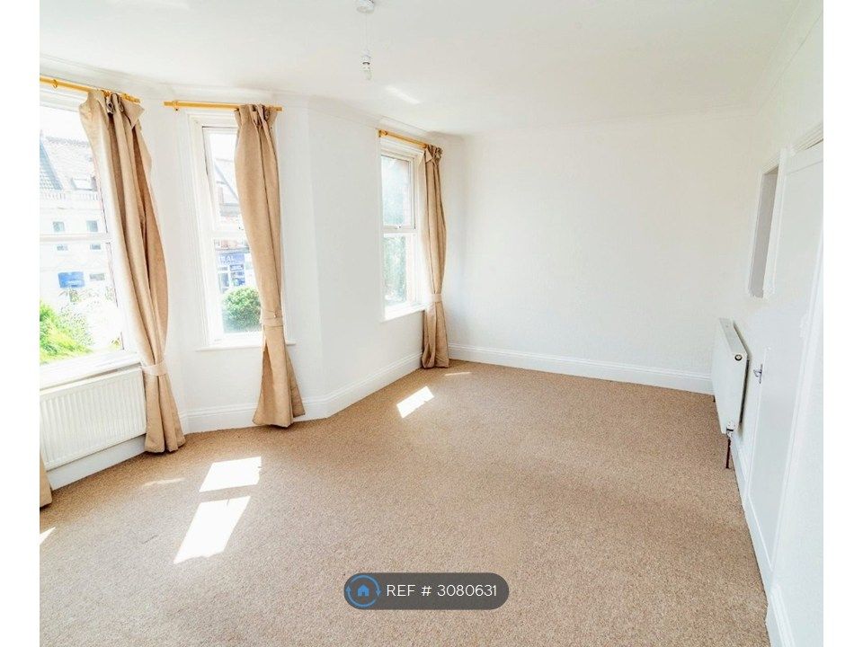 Property photo 1 of 9 Bright, Spacious Lounge-Diner