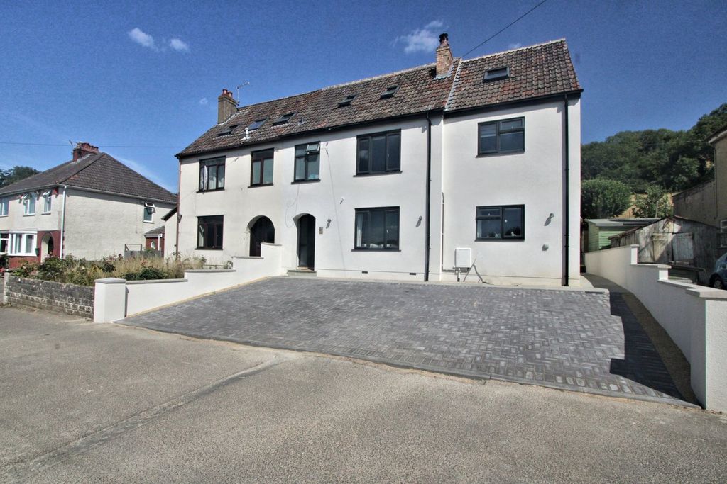 Property photo 1 of 26