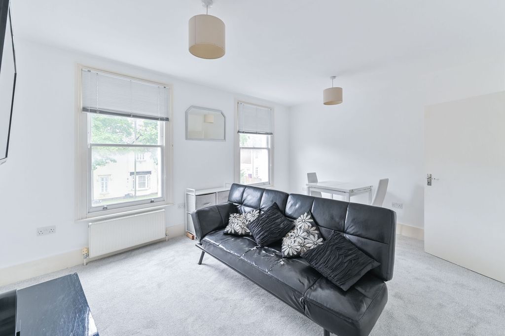 Property photo 2 of 19